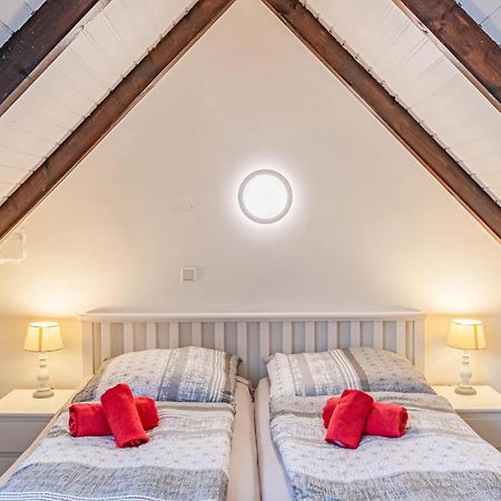 Cozy Apartment In Friedrichskoog With Kitchen Экстерьер фото