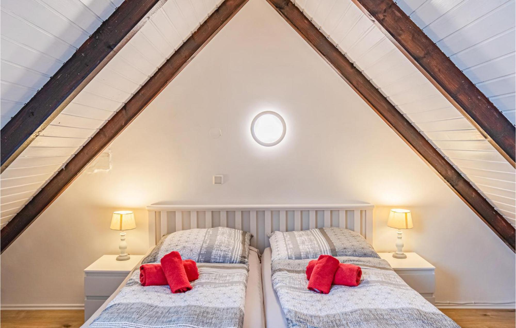 Cozy Apartment In Friedrichskoog With Kitchen Экстерьер фото