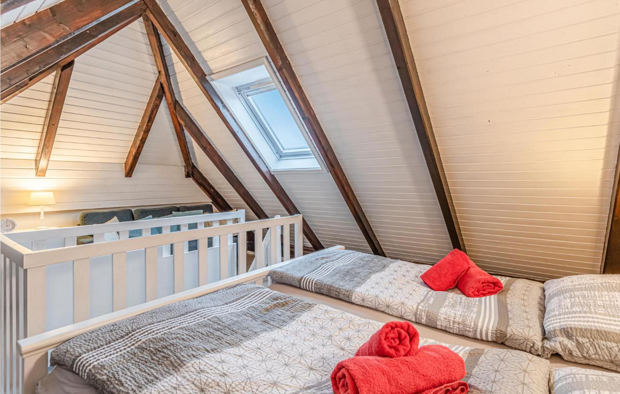 Cozy Apartment In Friedrichskoog With Kitchen Экстерьер фото